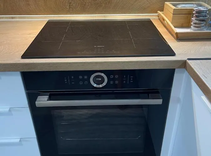 Nikiti, Four Seasons House *