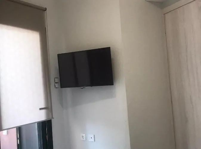 Nikiti, Four Seasons House * Nikiti (Sithonia)