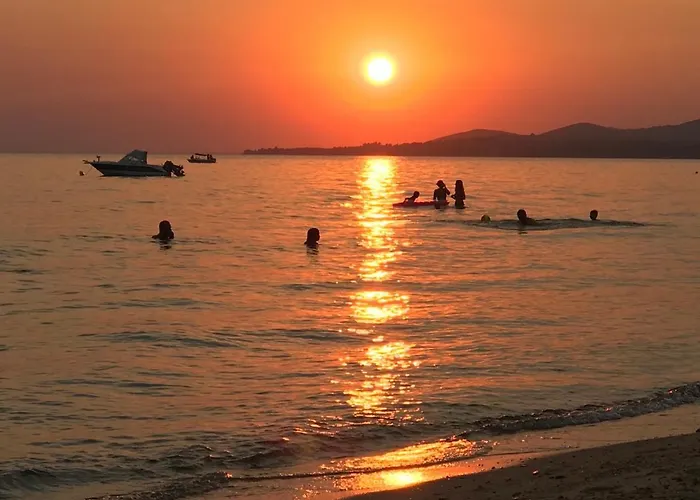 Nikiti, Four Seasons House Case de vacanță Nikiti (Sithonia)