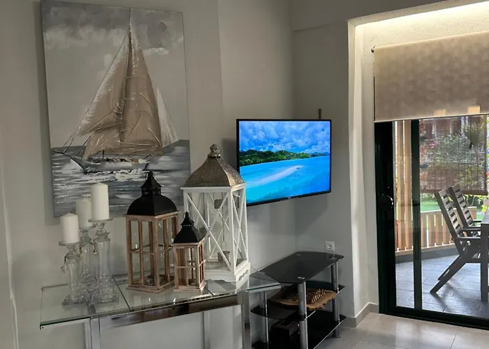 Case de vacanță Nikiti, Four Seasons House